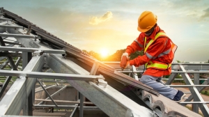Top 10 Characteristics To Examine While Comparing Roofing Companies
